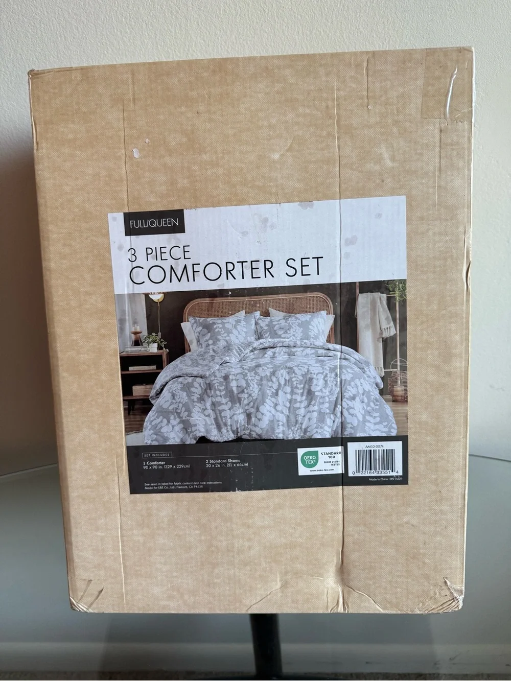Amazon Essentials Gray Floral Comforter Set with White Leaf Pattern